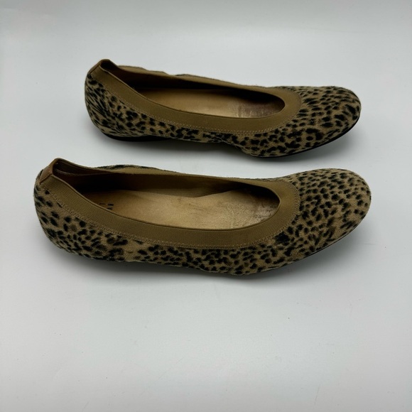Stuart Weitzman Ballet Flats Leopard Cheetah Animal Print Size 7.5 - Picture 1 of 10